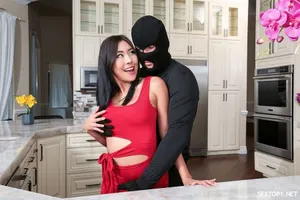 Cô em người yêu hứng tình