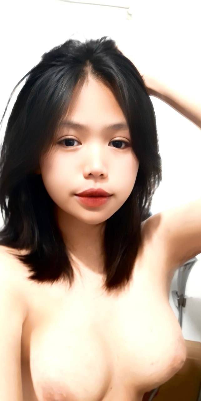 Huấn luyện em gái nhỏ gợi cảm